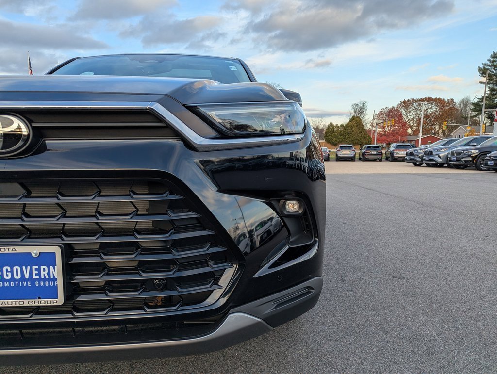 Used 2026 Toyota Grand Highlander Limited image 11