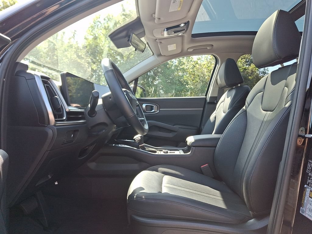Certified 2026 Kia Sorento S w/ S Panoramic Sunroof Package AWD/4WD image 14