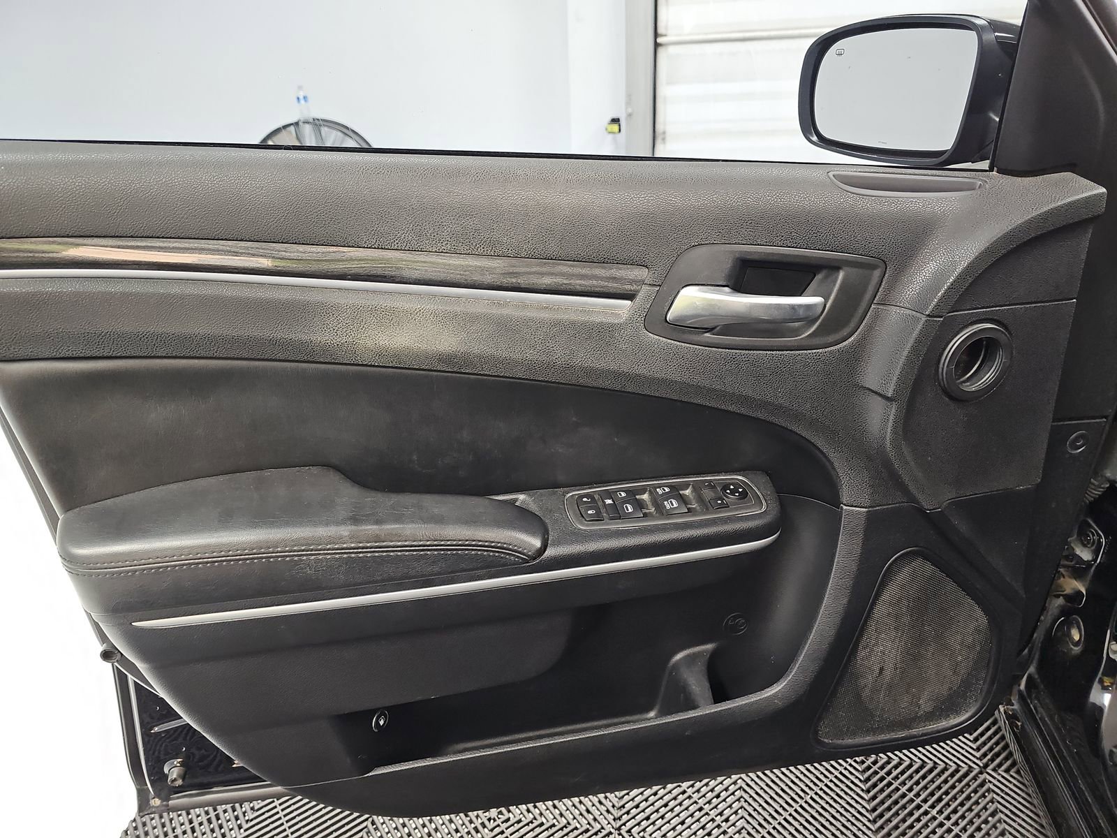 Used 2021 Chrysler 300 Touring w/ Sport Appearance Package image 9