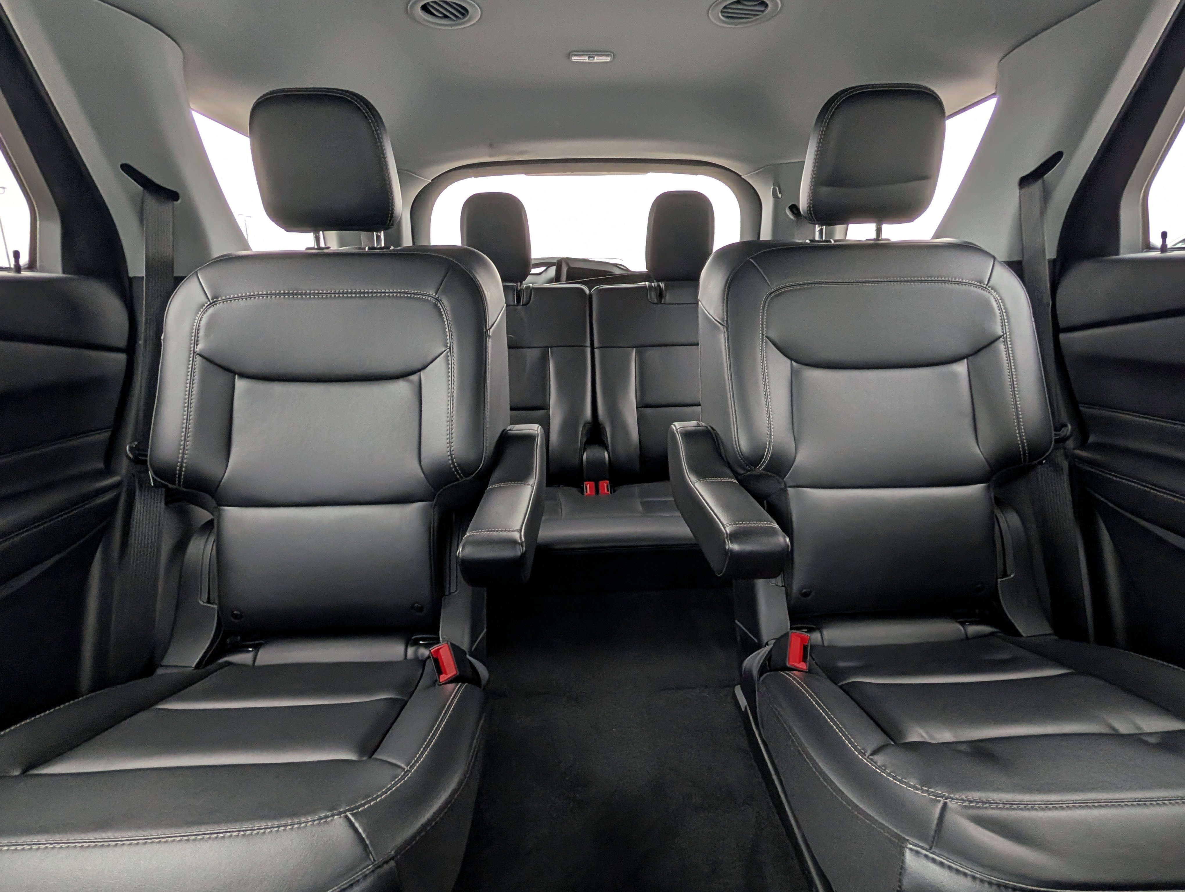 Used 2023 Ford Explorer XLT w/ Equipment Group 202A image 26