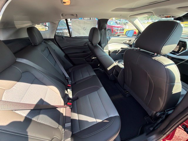New 2026 Chevrolet Trax LT w/ Sunroof Package FWD image 31