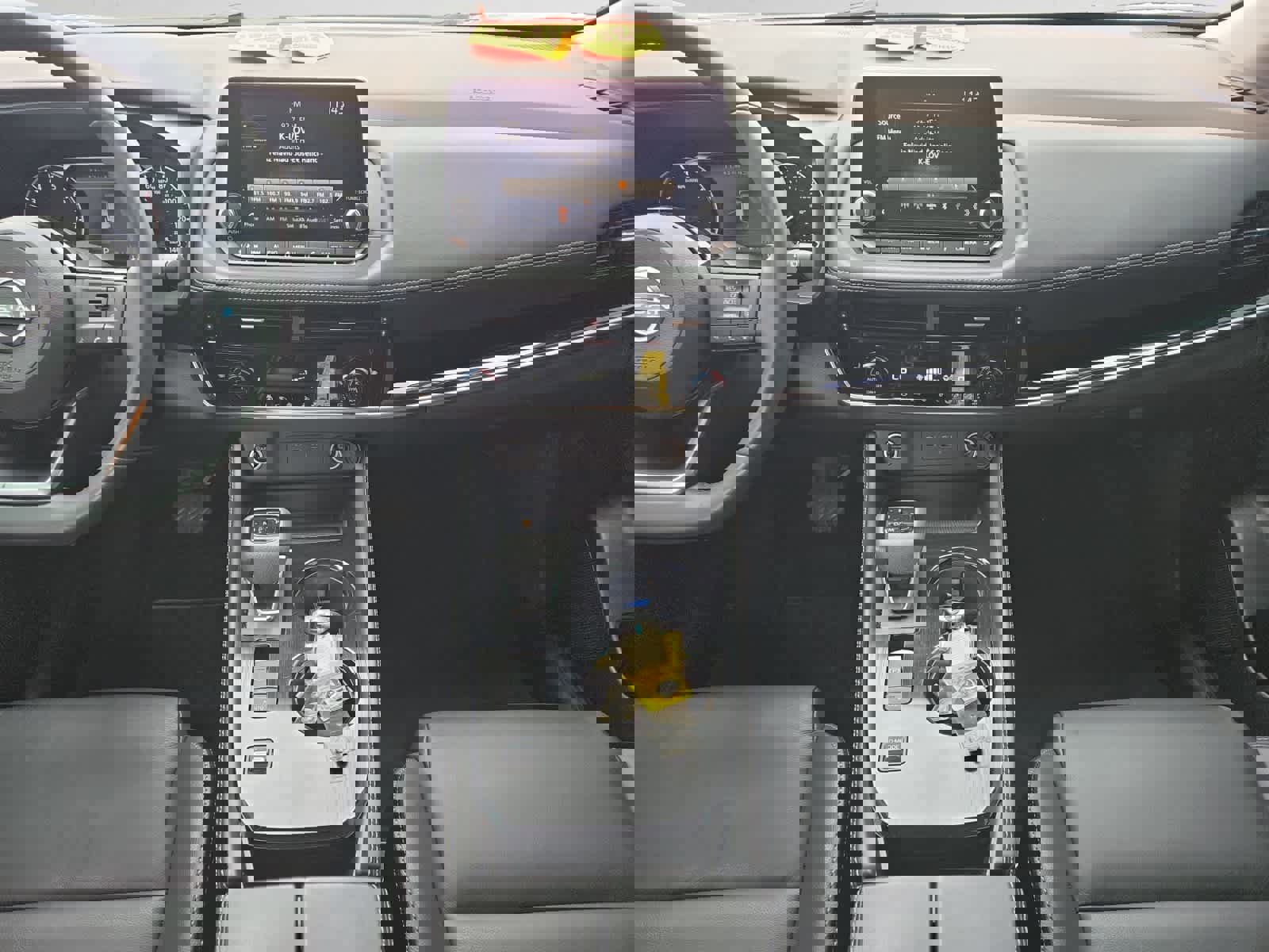 Used 2023 Nissan Rogue SL image 11