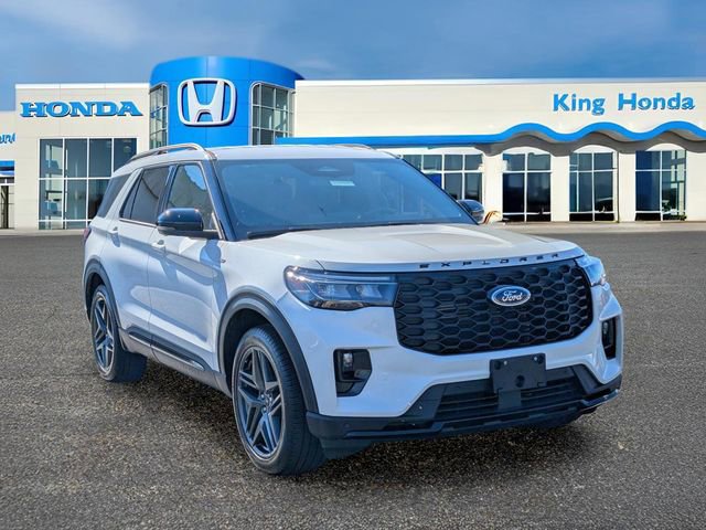 Used 2025 Ford Explorer ST-Line w/ Premium Package image 3
