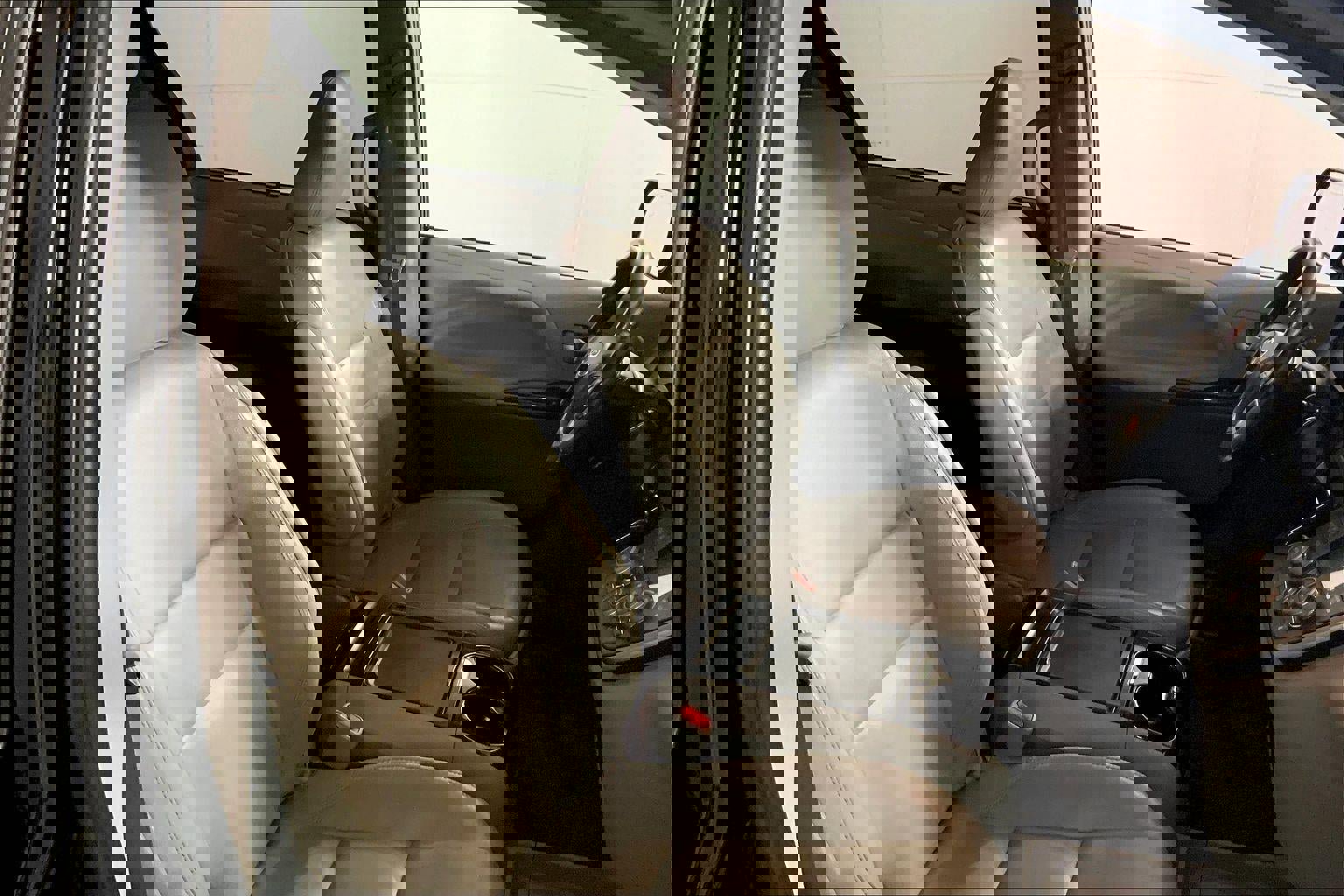 Used 2020 Toyota Sienna XLE image 7