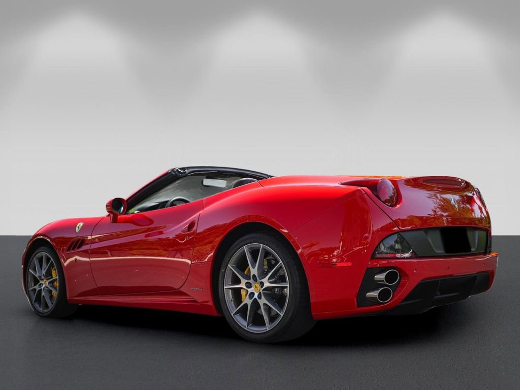 Certified 2013 Ferrari California image 5