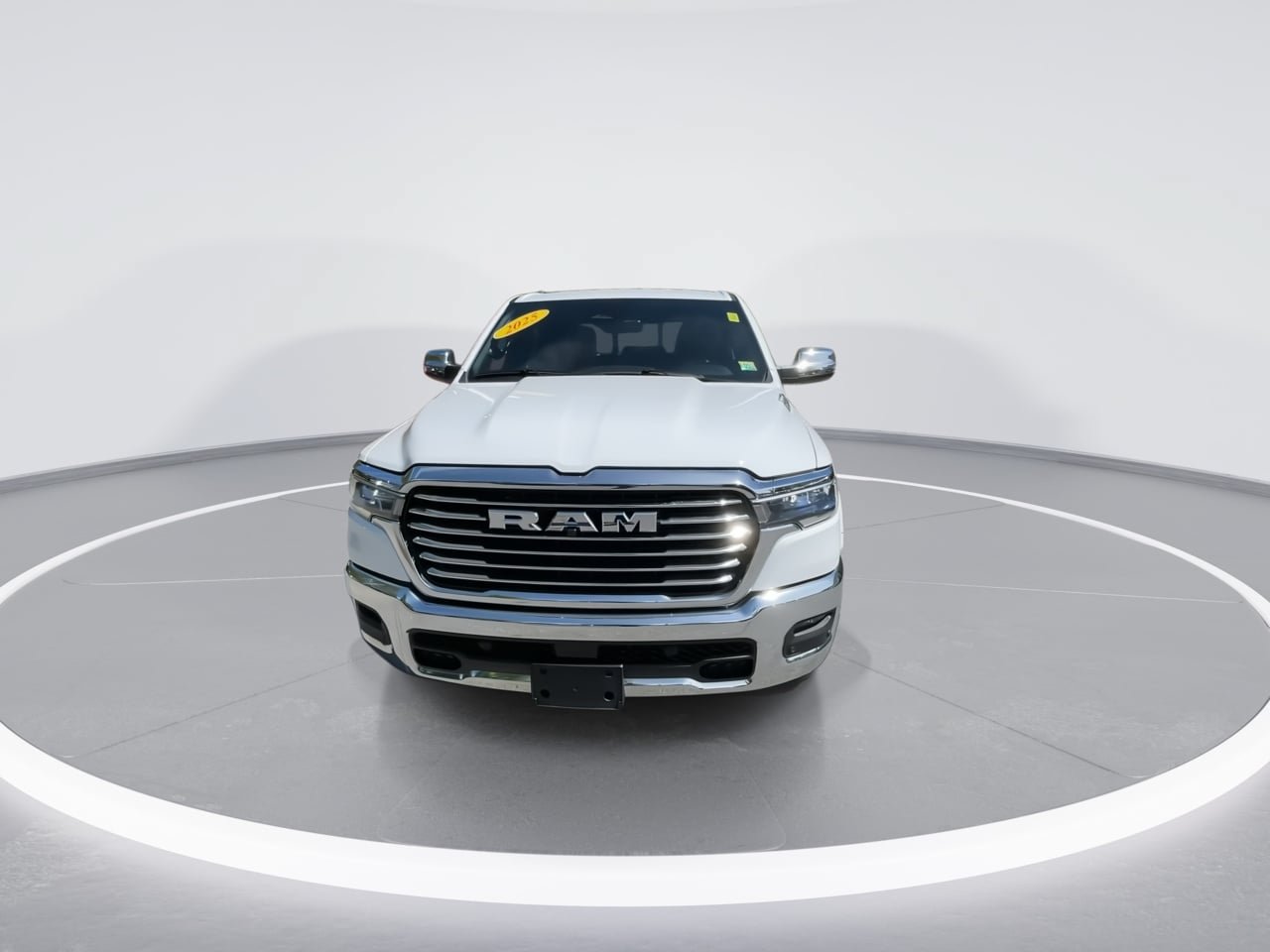 Used 2025 RAM 1500 Laramie AWD/4WD image 5