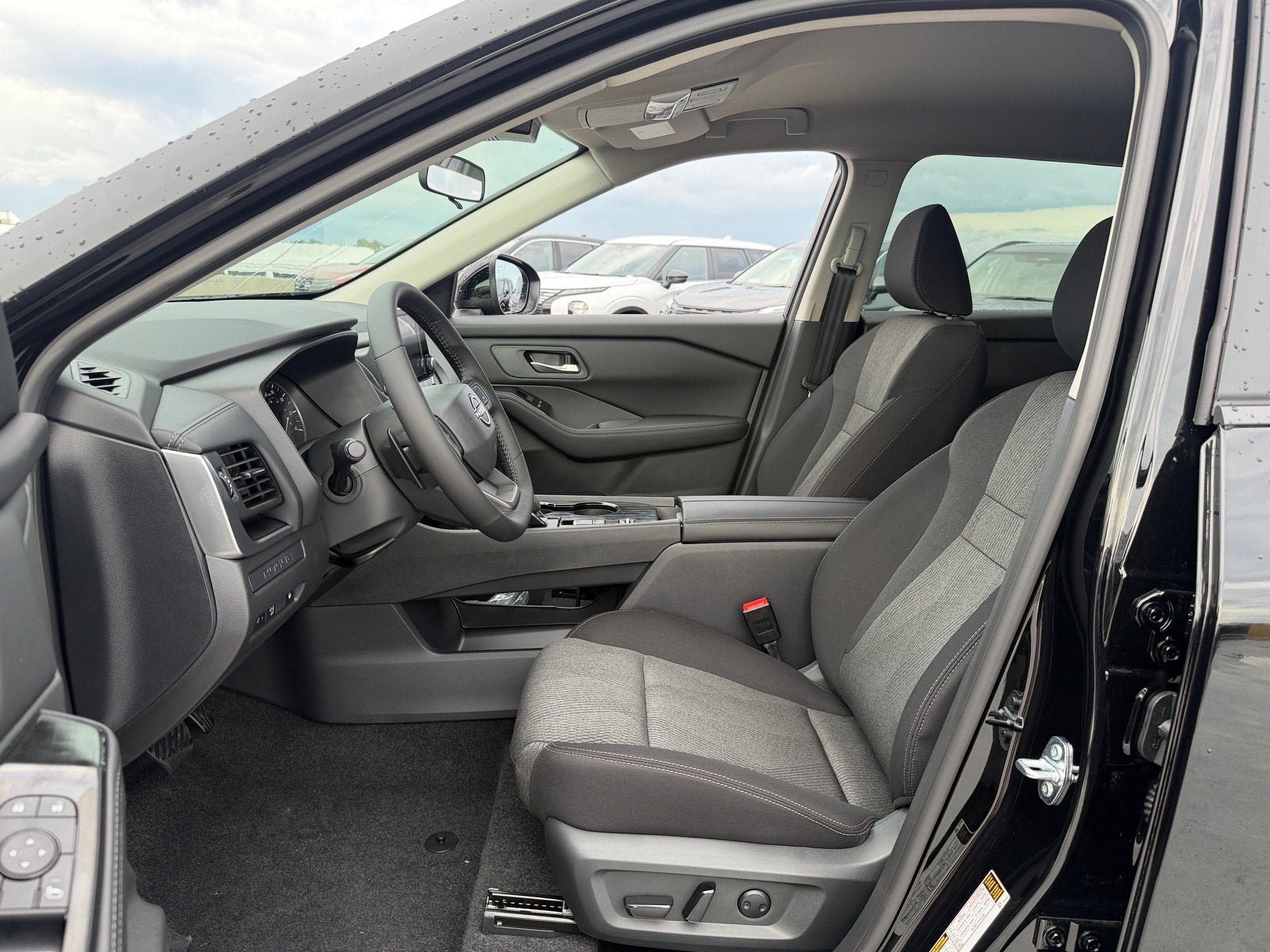 New 2027 Nissan Rogue SV FWD image 9