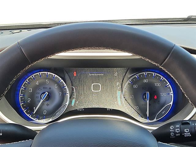 Used 2024 Chrysler Pacifica Touring-L FWD image 15