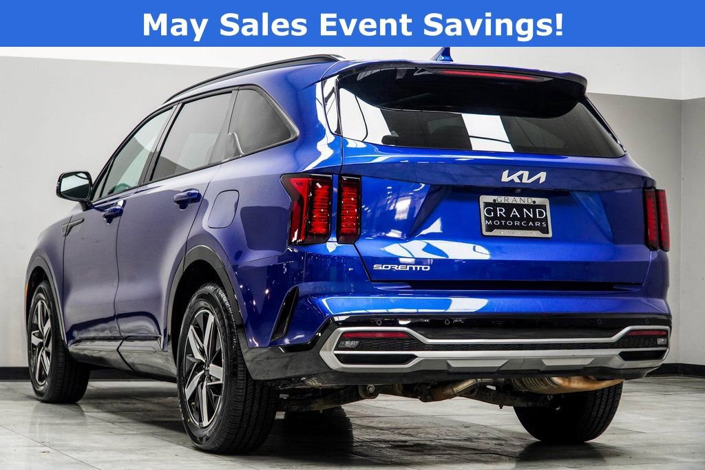 Used 2023 Kia Sorento S w/ Panoramic Sunroof Package FWD image 11