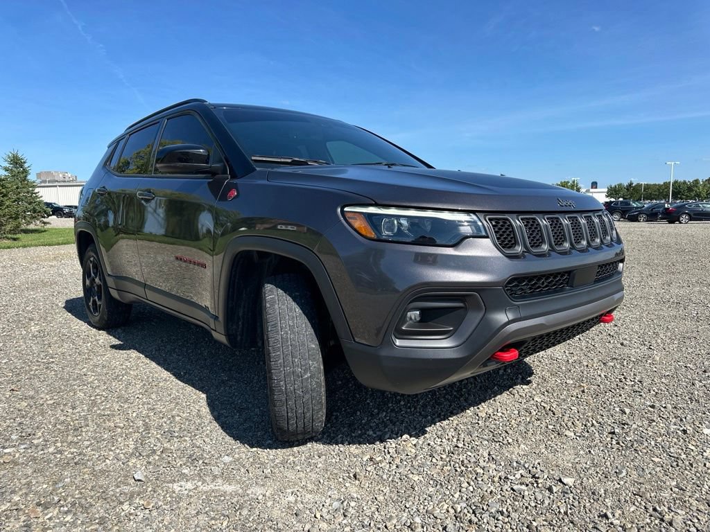 Used 2024 Jeep Compass Trailhawk w/ Trailhawk Elite Group AWD/4WD image 13