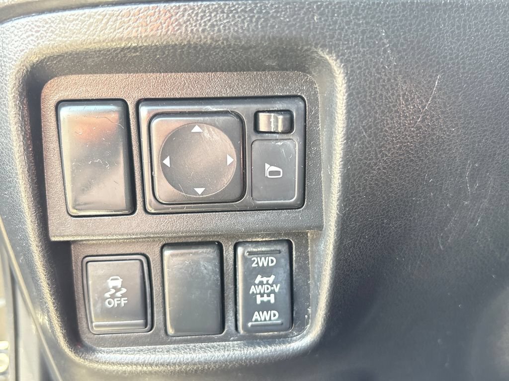 Used 2015 Nissan Juke SV AWD/4WD image 8