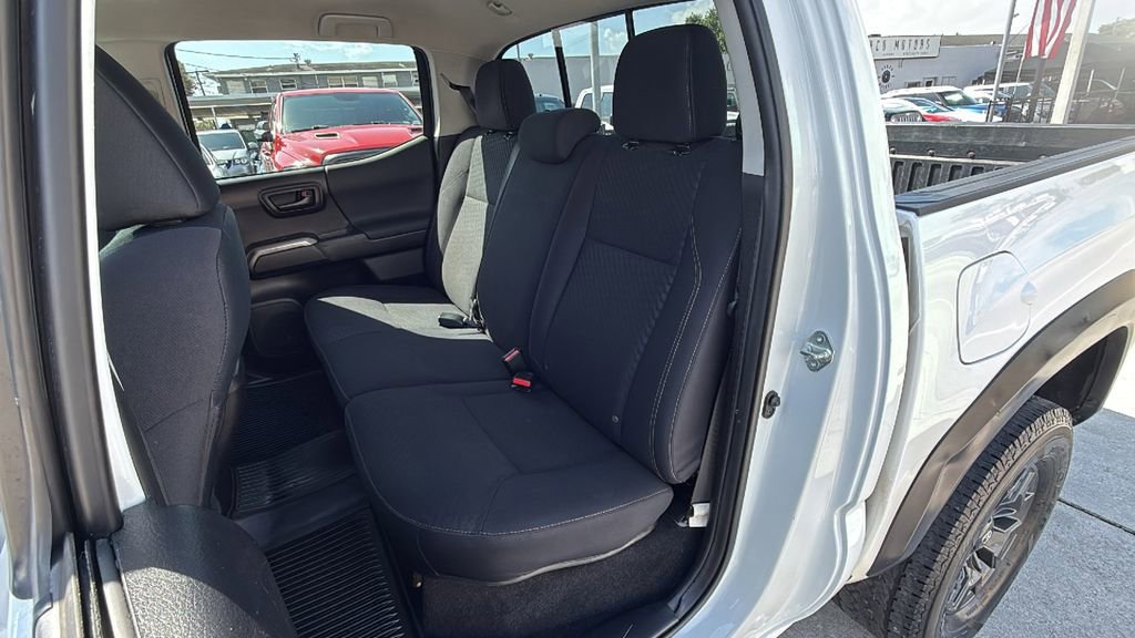 Used 2021 Toyota Tacoma SR5 w/ Trail Edition image 25