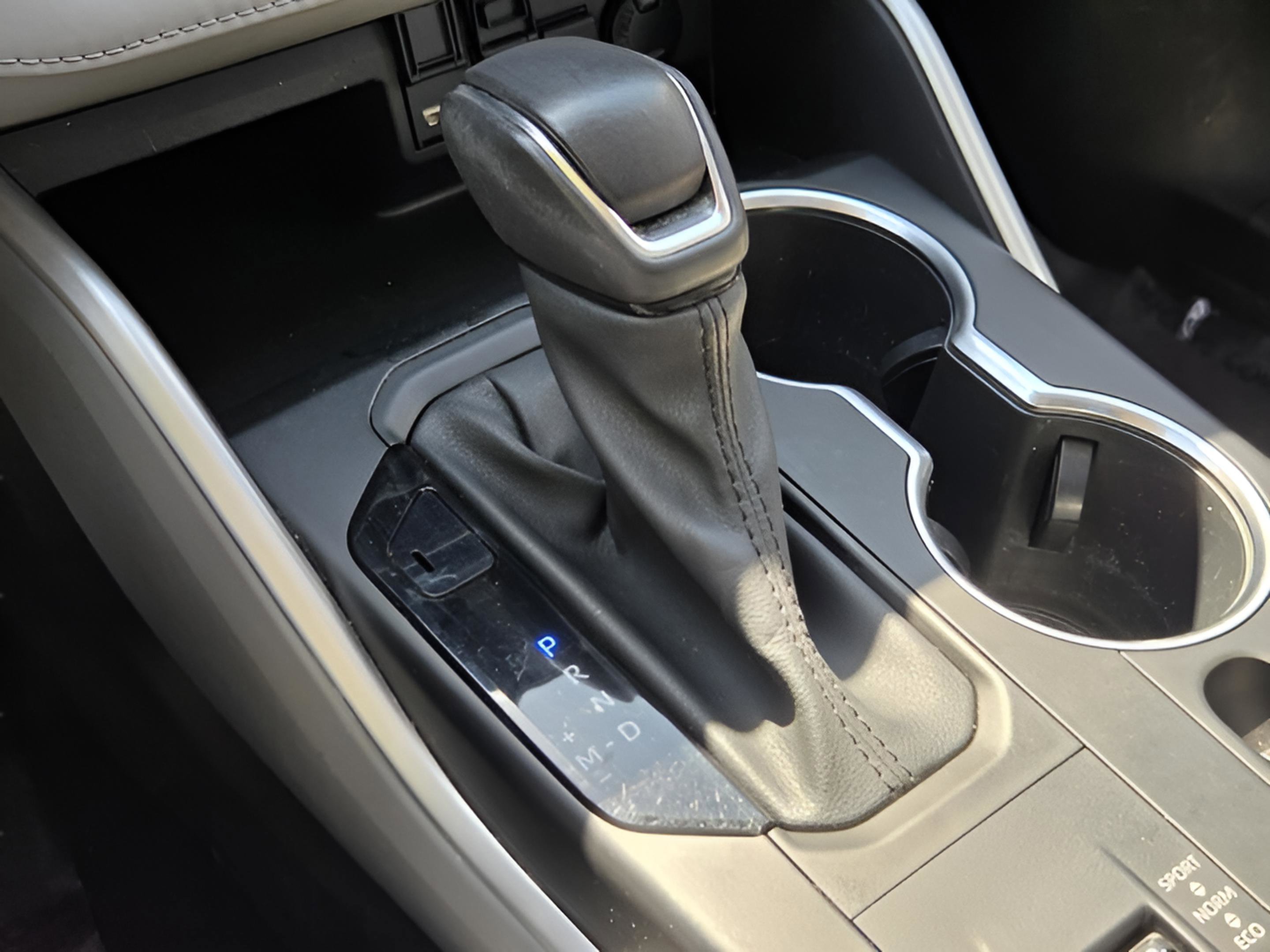 Used 2020 Toyota Highlander XLE image 27