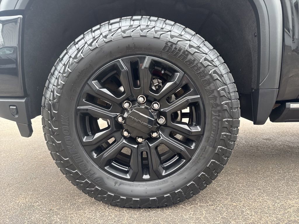 Used 2023 GMC Sierra 3500 Denali w/ Denali Black Diamond Edition AWD/4WD image 12