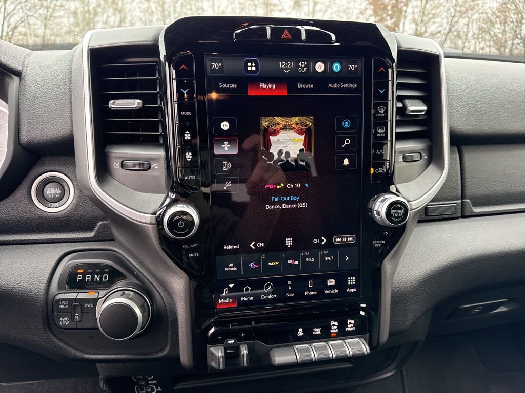 Used 2024 RAM 2500 Big Horn w/ Sport Appearance Package image 26