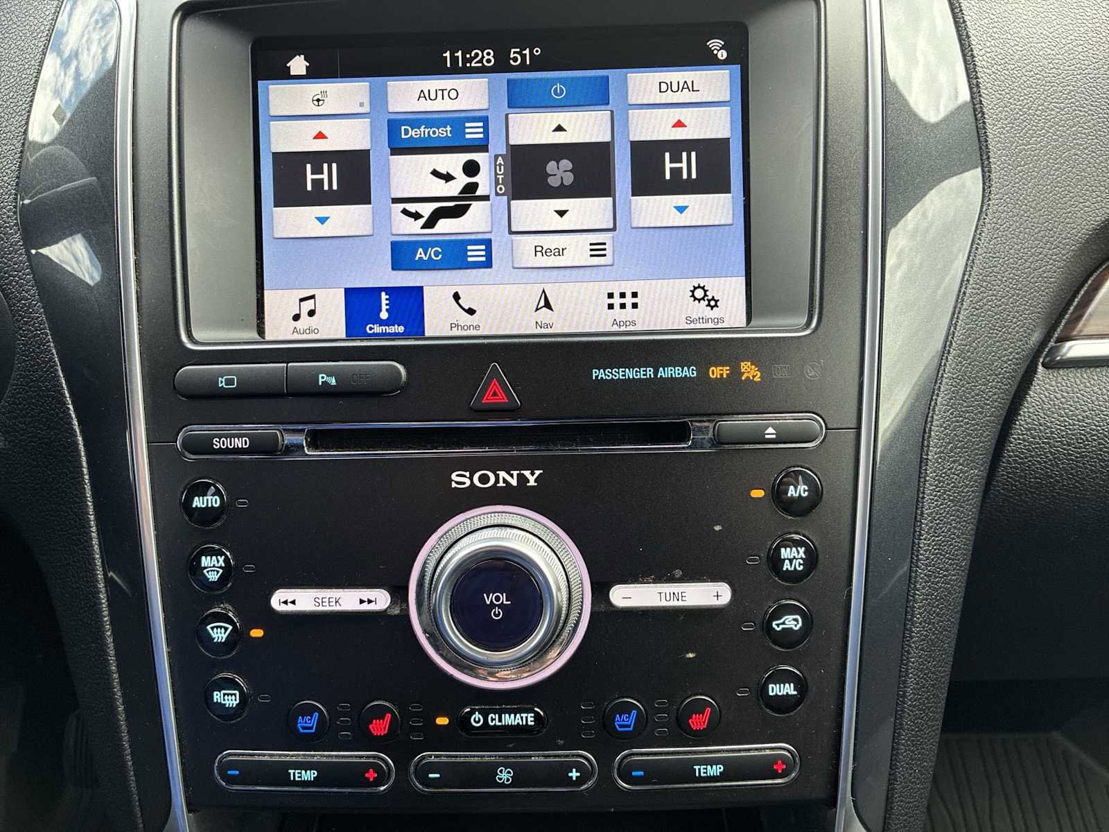 Used 2018 Ford Explorer Limited w/ Ford Safe & Smart Package FWD image 16