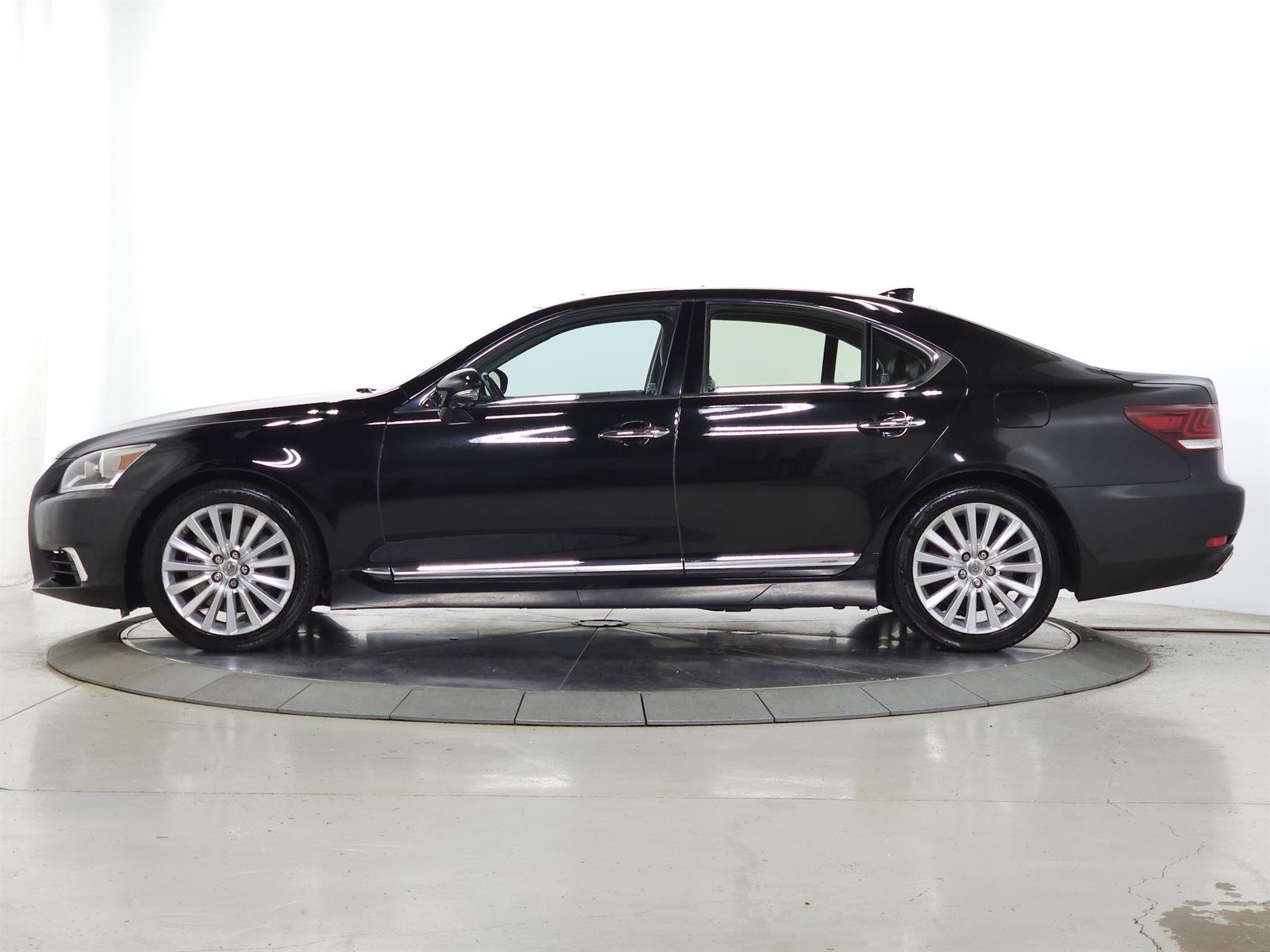 Used 2014 Lexus LS 460 AWD w/ Comfort Package image 4