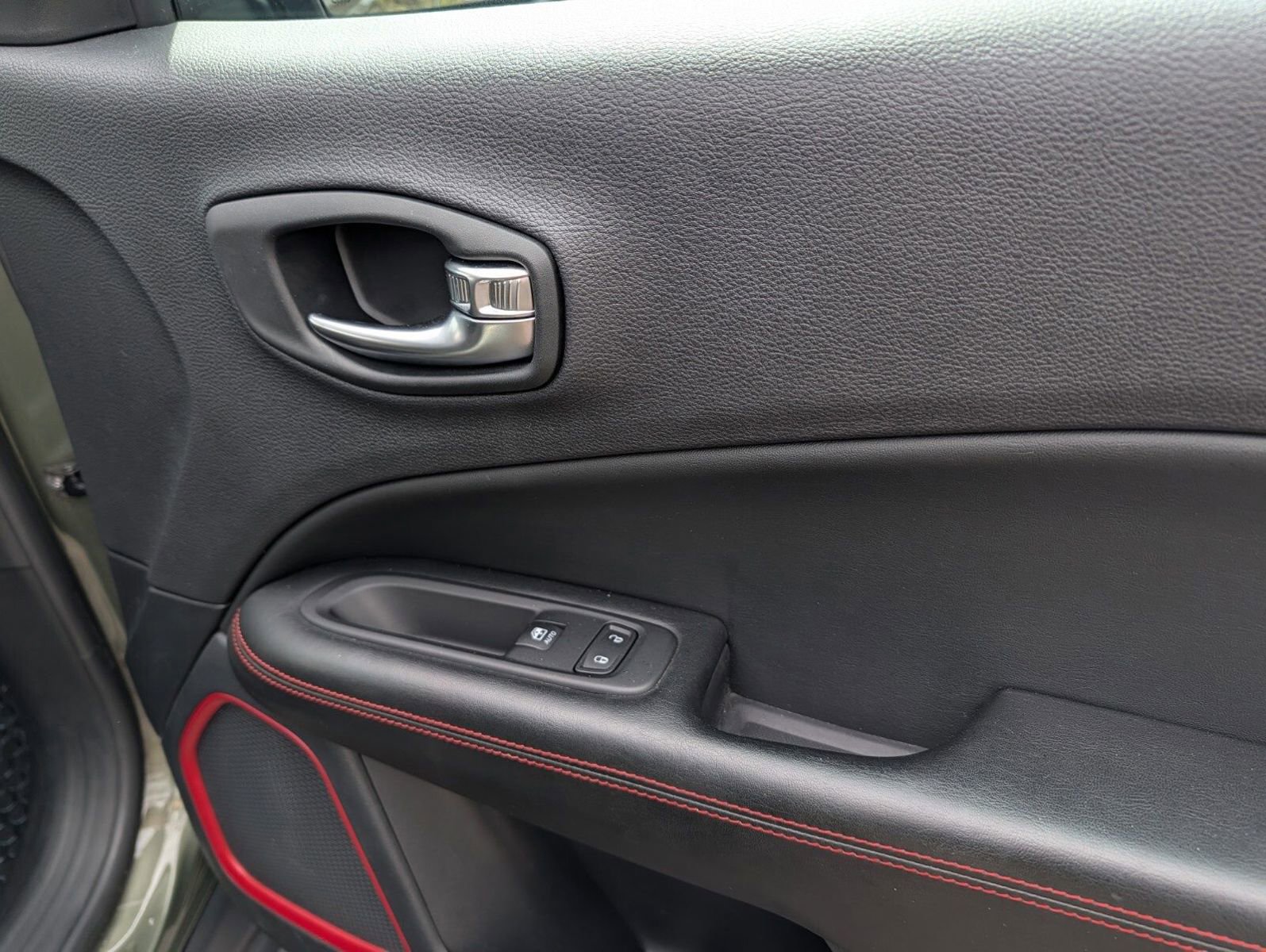 Used 2021 Jeep Compass Trailhawk w/ Convenience Group image 26