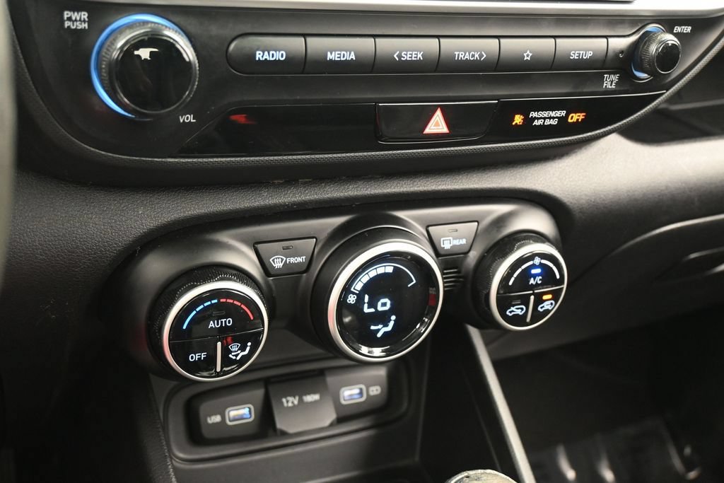 Used 2022 Hyundai Venue SEL FWD image 19