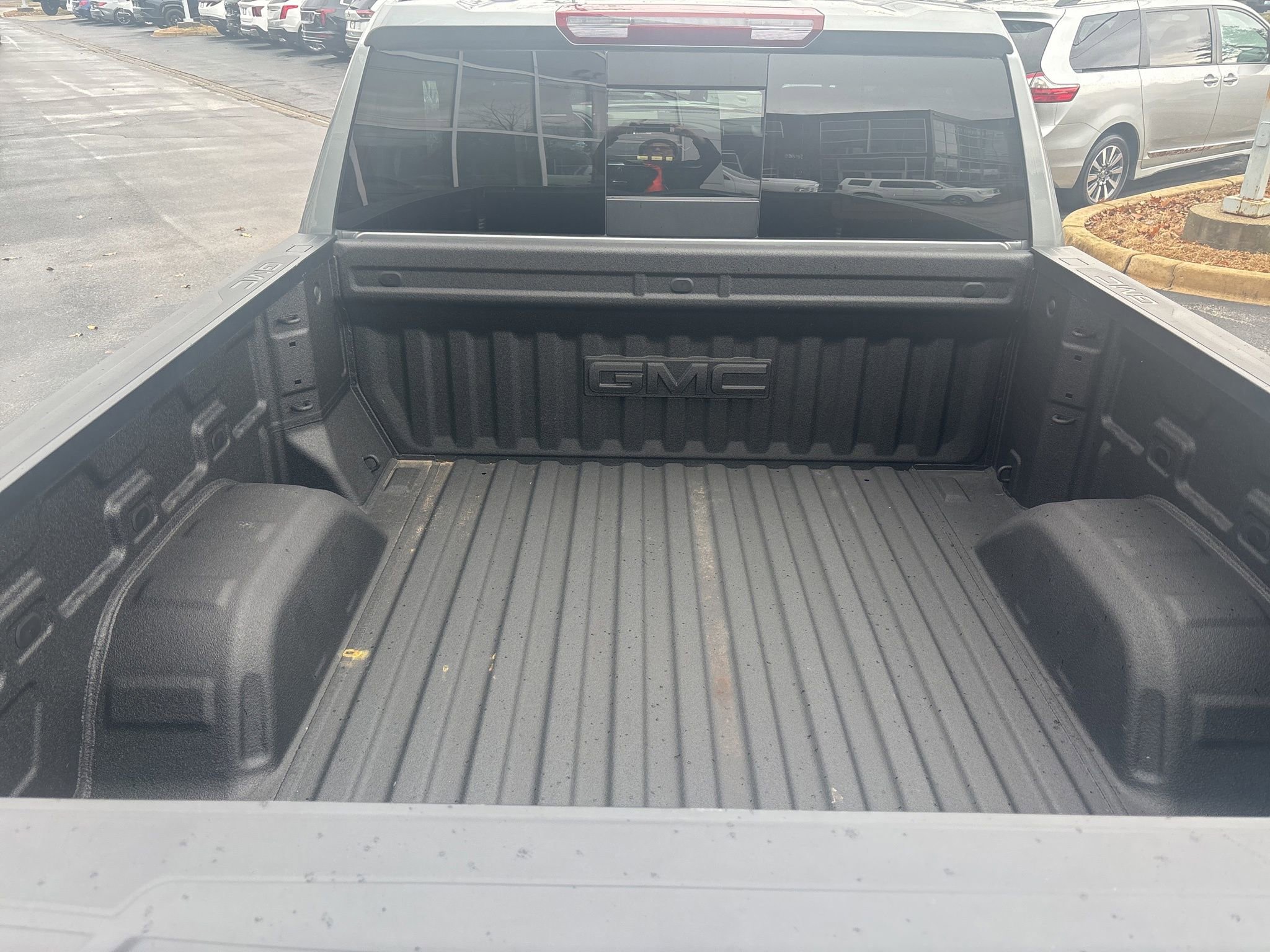 Used 2025 GMC Sierra 1500 Elevation w/ Elevation Premium Package image 5