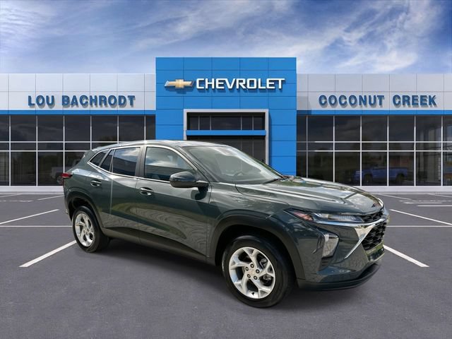 Used 2025 Chevrolet Trax LS w/ LS Convenience Package FWD image 2
