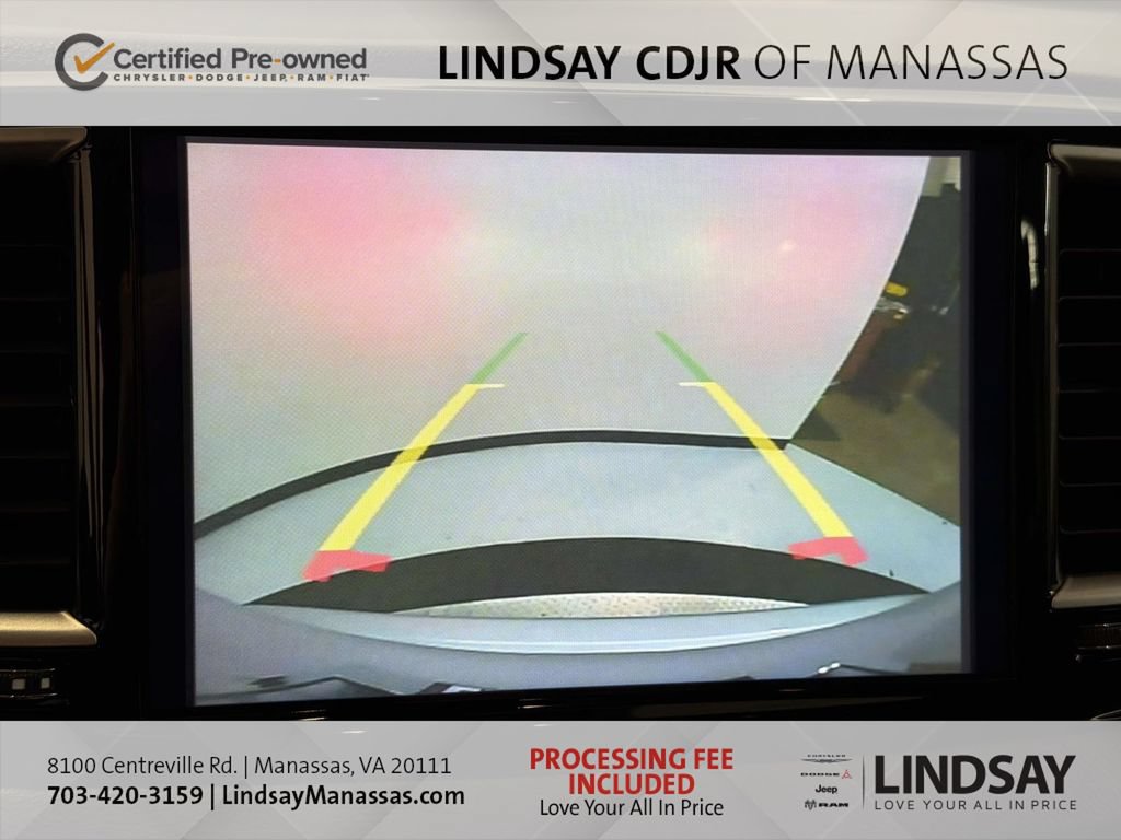Used 2024 Chrysler Pacifica Touring-L FWD image 25