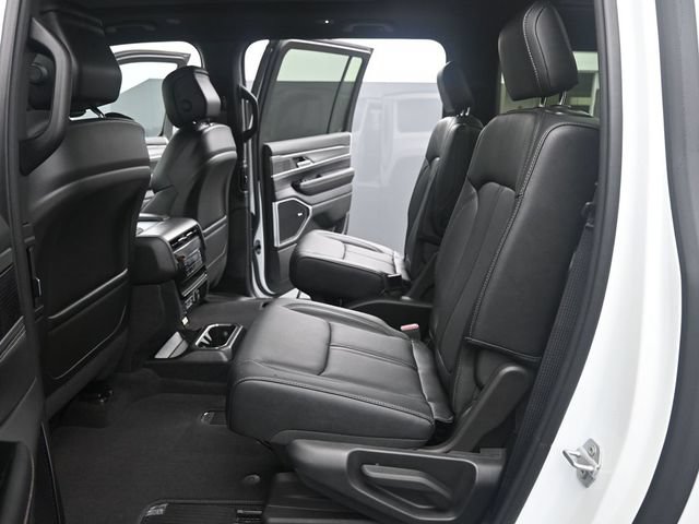 New 2026 Jeep Grand Wagoneer L Limited w/ Premium Group II AWD/4WD image 13
