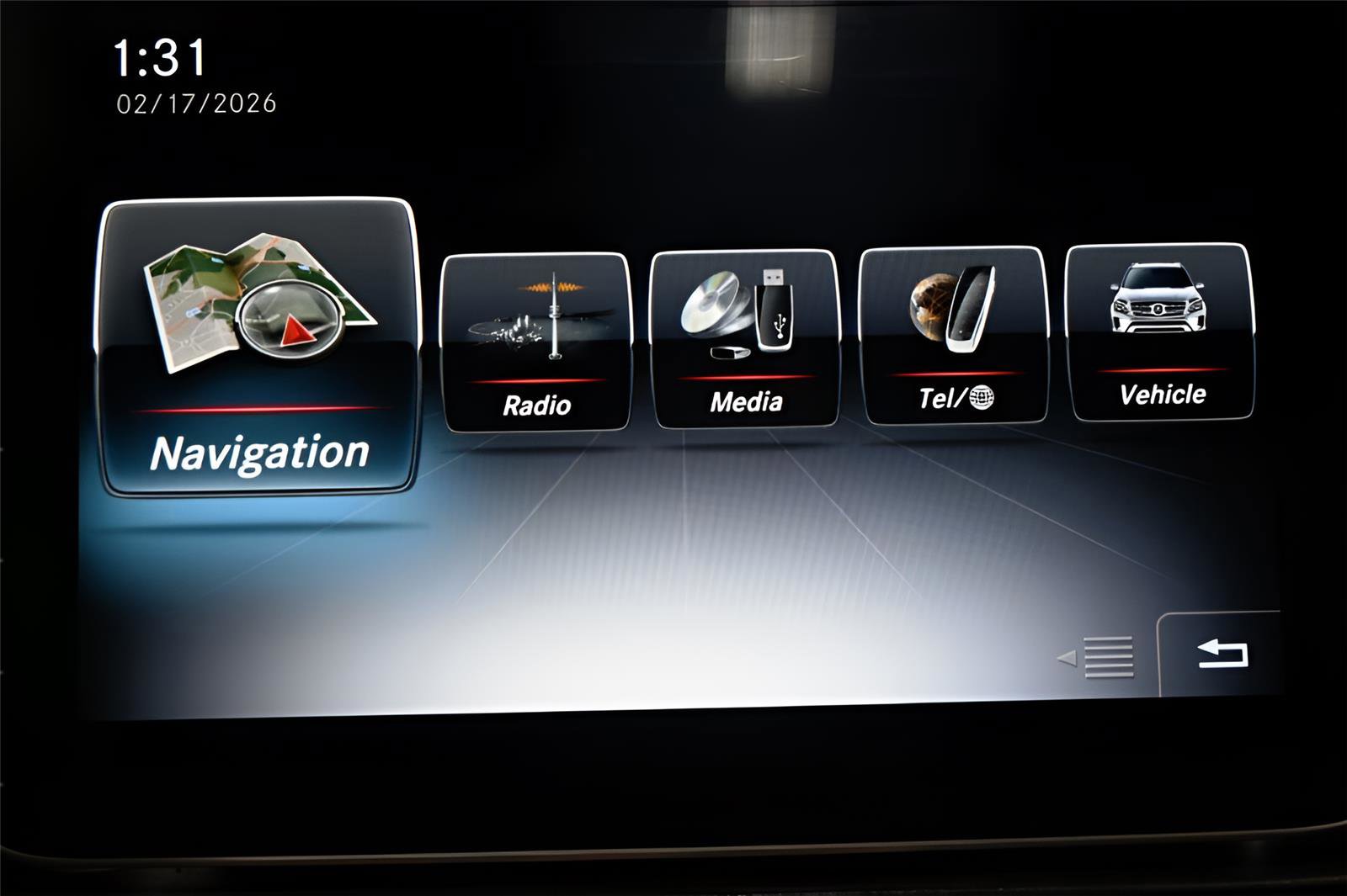 Used 2018 Mercedes-Benz GLS 450 4MATIC w/ Premium Package image 26