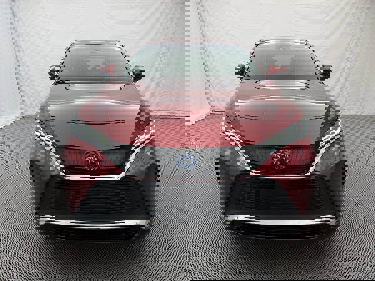 Used 2021 Toyota Venza XLE image 2