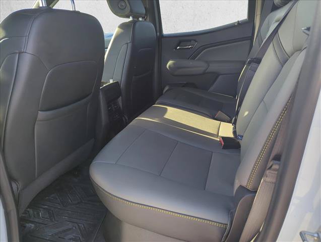 Used 2025 Chevrolet Colorado ZR2 w/ Midnight Edition AWD/4WD image 7