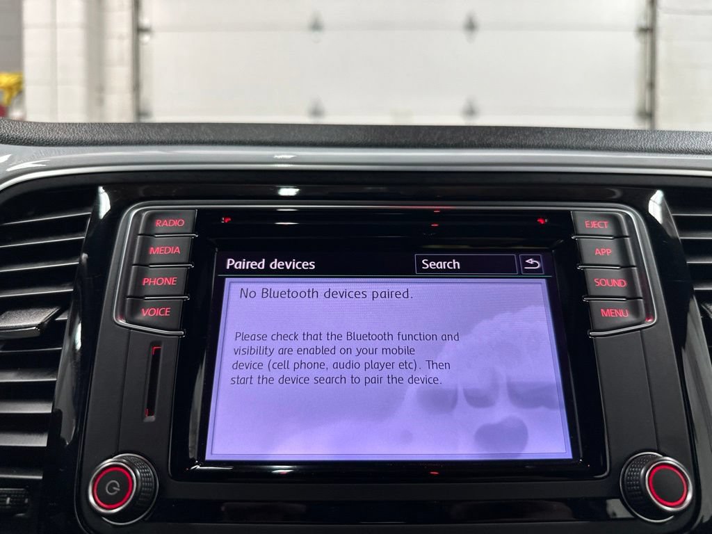 Used 2019 Volkswagen Beetle 2.0T SE FWD image 32
