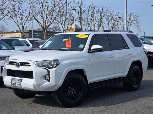 Used 2022 Toyota 4Runner SR5 Premium image 2