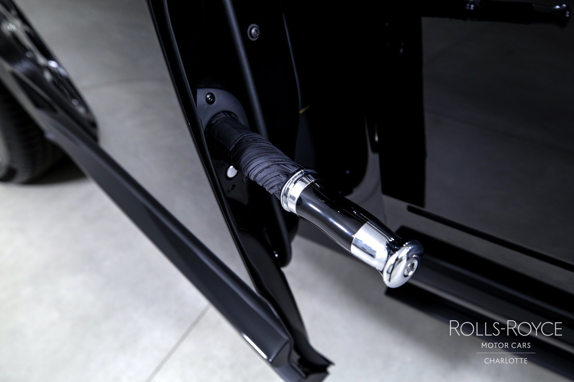 Certified 2024 Rolls-Royce Cullinan Black Badge w/ Dark Exterior Package AWD/4WD image 32