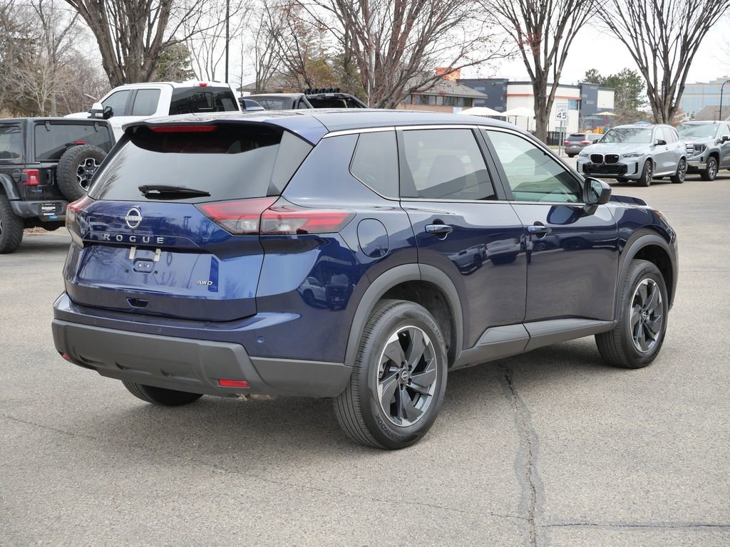 Used 2025 Nissan Rogue SV AWD/4WD image 10