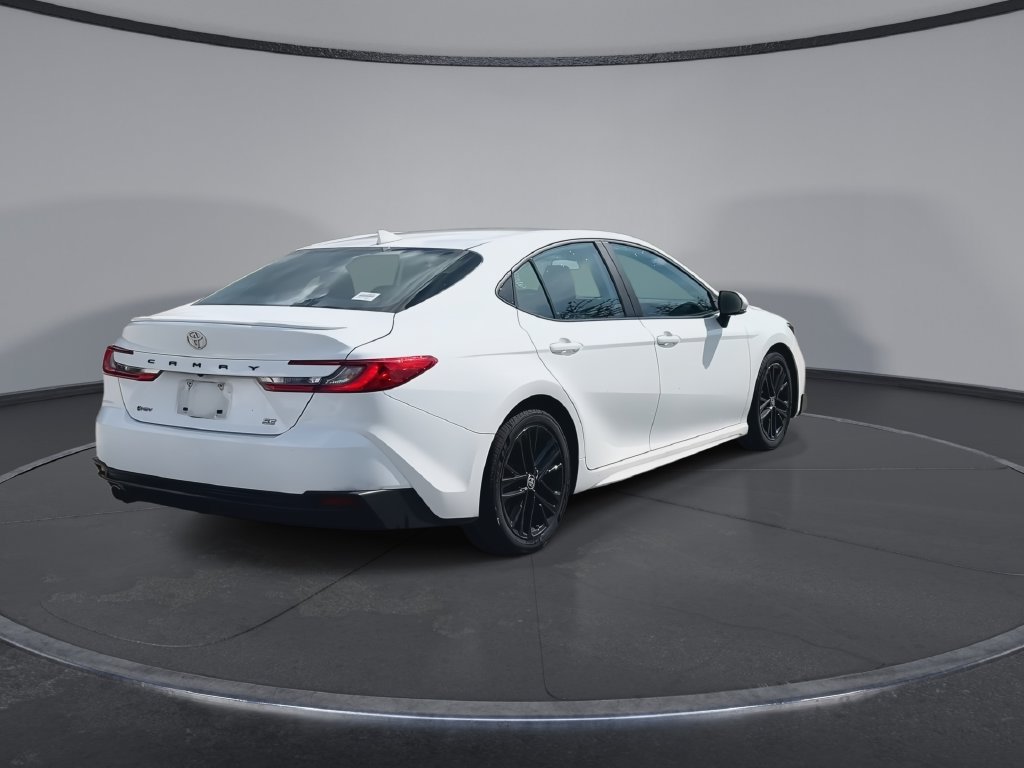 Used 2025 Toyota Camry SE FWD image 8