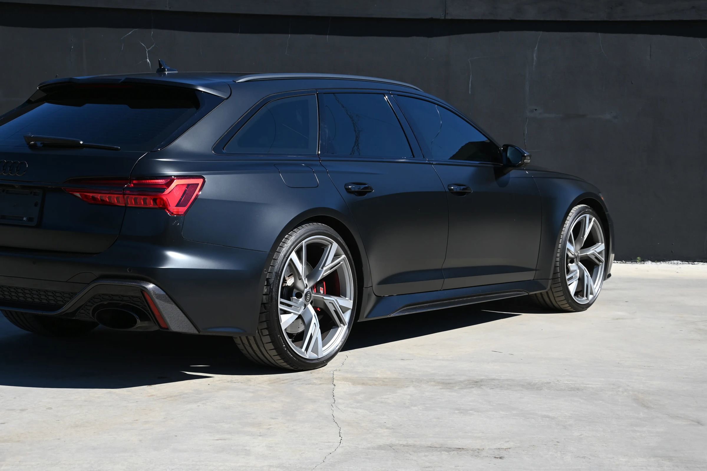 Used 2023 Audi RS 6 w/ Carbon Optic Package image 13