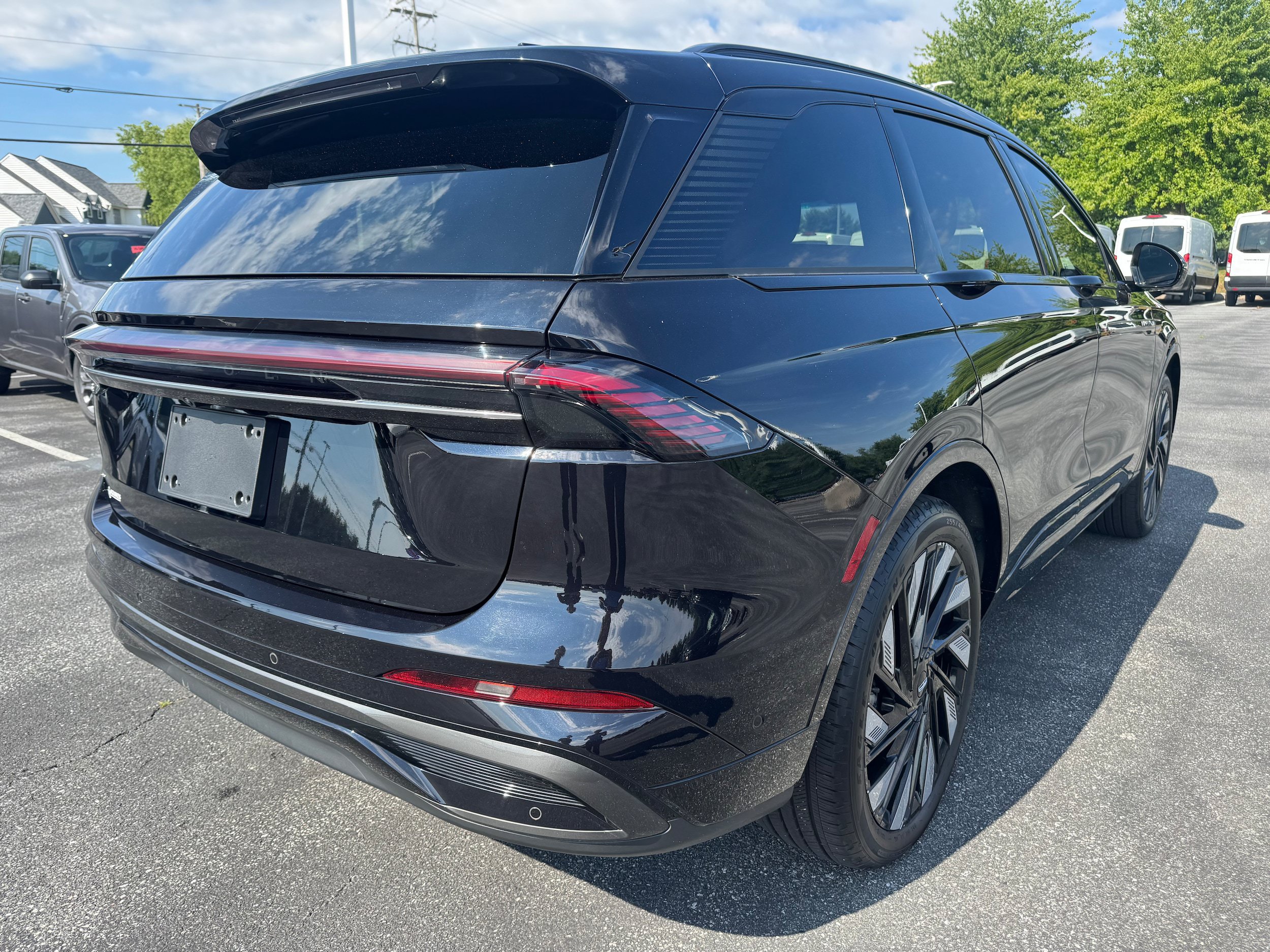 Used 2024 Lincoln Nautilus Reserve w/ Jet Appearance Package (87T) AWD/4WD image 6