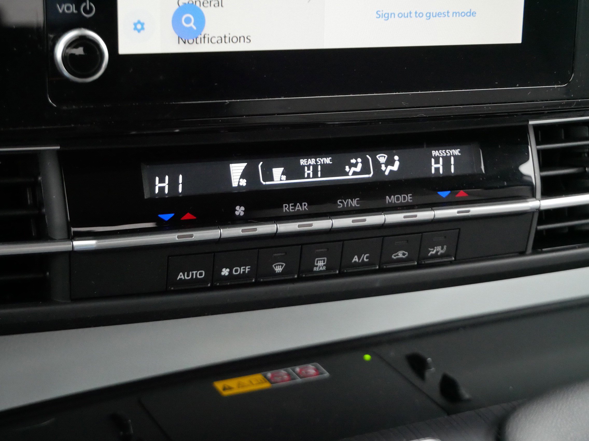 Certified 2025 Toyota Sienna LE image 23