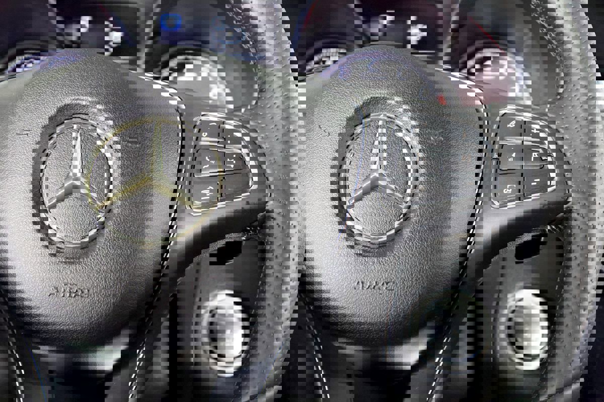 Used 2015 Mercedes-Benz C 300 Sport image 27