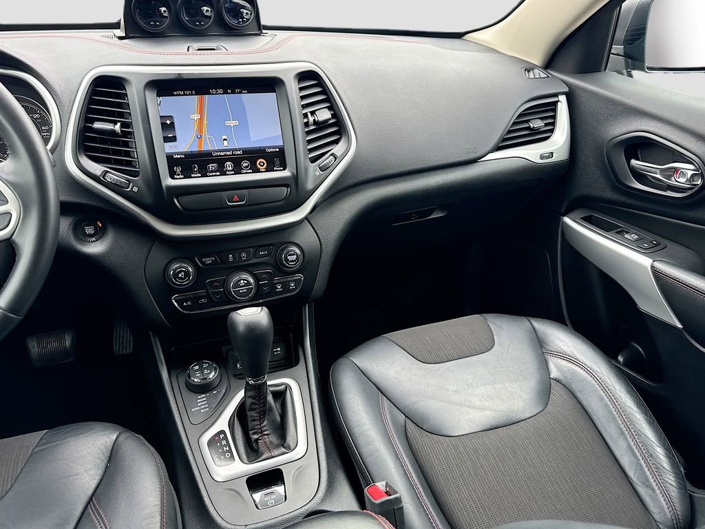 Used 2017 Jeep Cherokee Trailhawk w/ Comfort/Convenience Group image 29