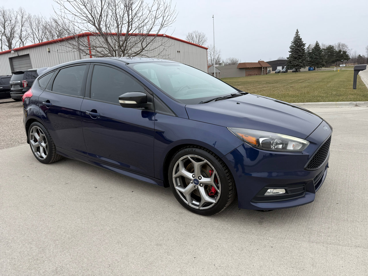 Used 2016 Ford Focus ST w/ Equipment Group 401A image 3