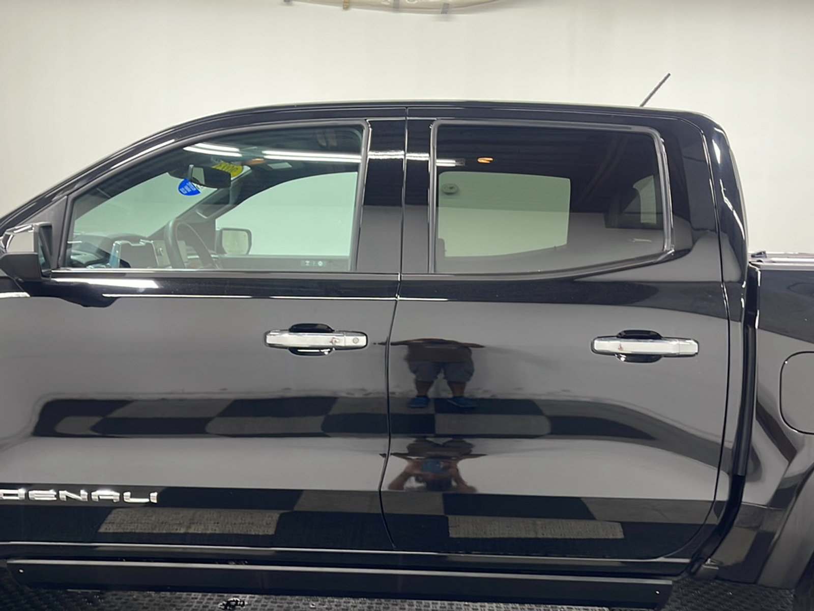 Used 2023 GMC Canyon Denali w/ Denali Black Edition AWD/4WD image 5
