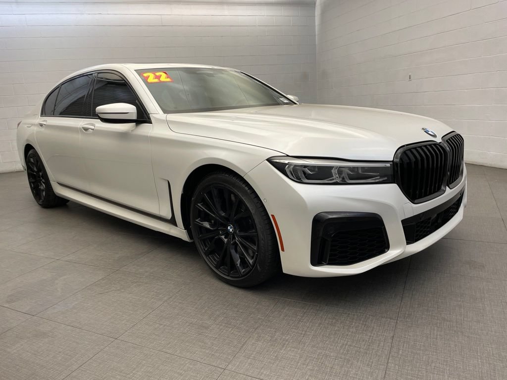 Used 2022 BMW 750i xDrive w/ Luxury Rear Seating Package AWD/4WD image 3