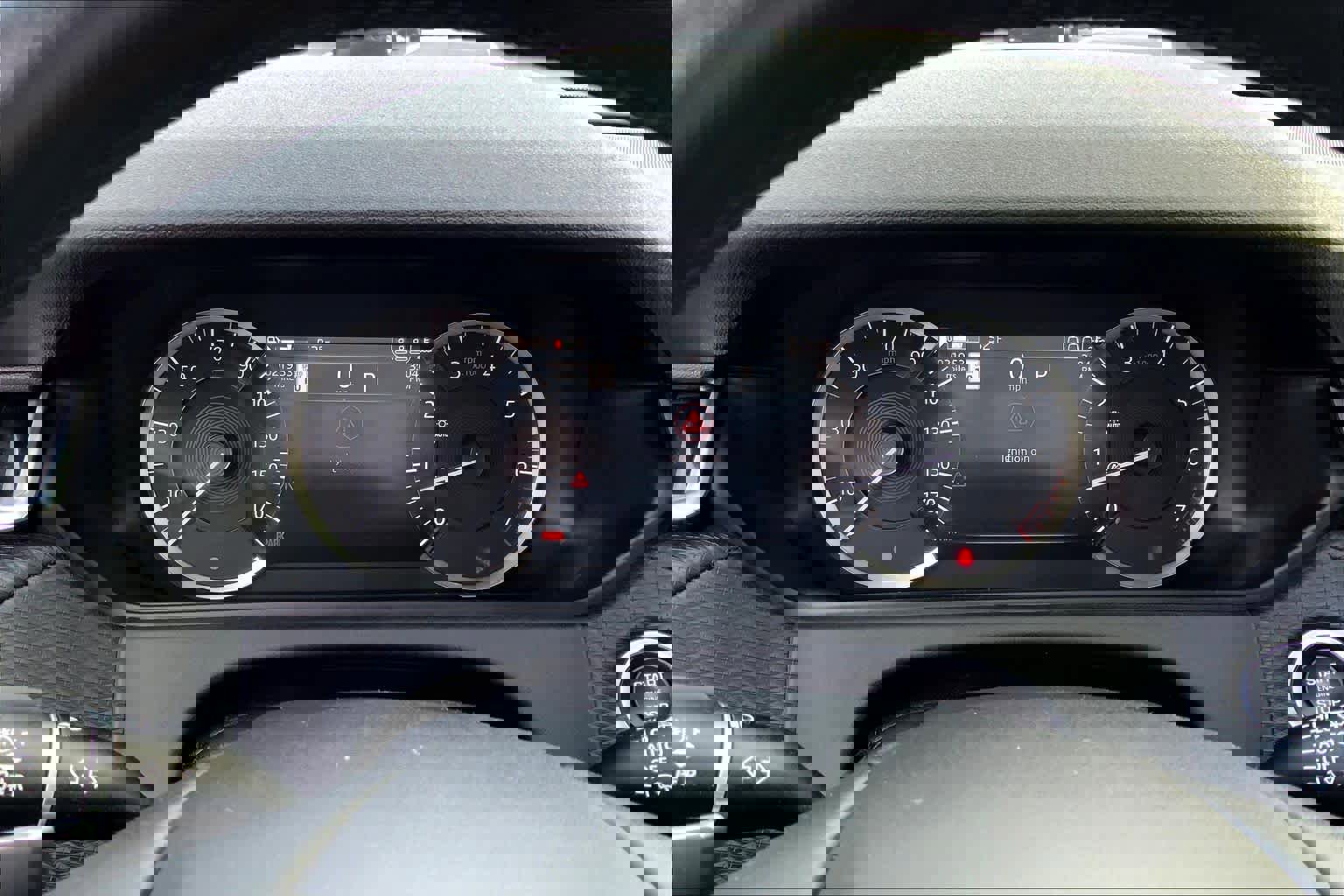 Used 2023 Land Rover Range Rover Velar R-Dynamic S image 23