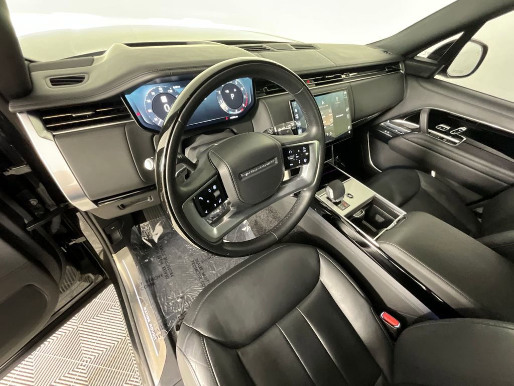 Certified 2025 Land Rover Range Rover SE AWD/4WD image 15