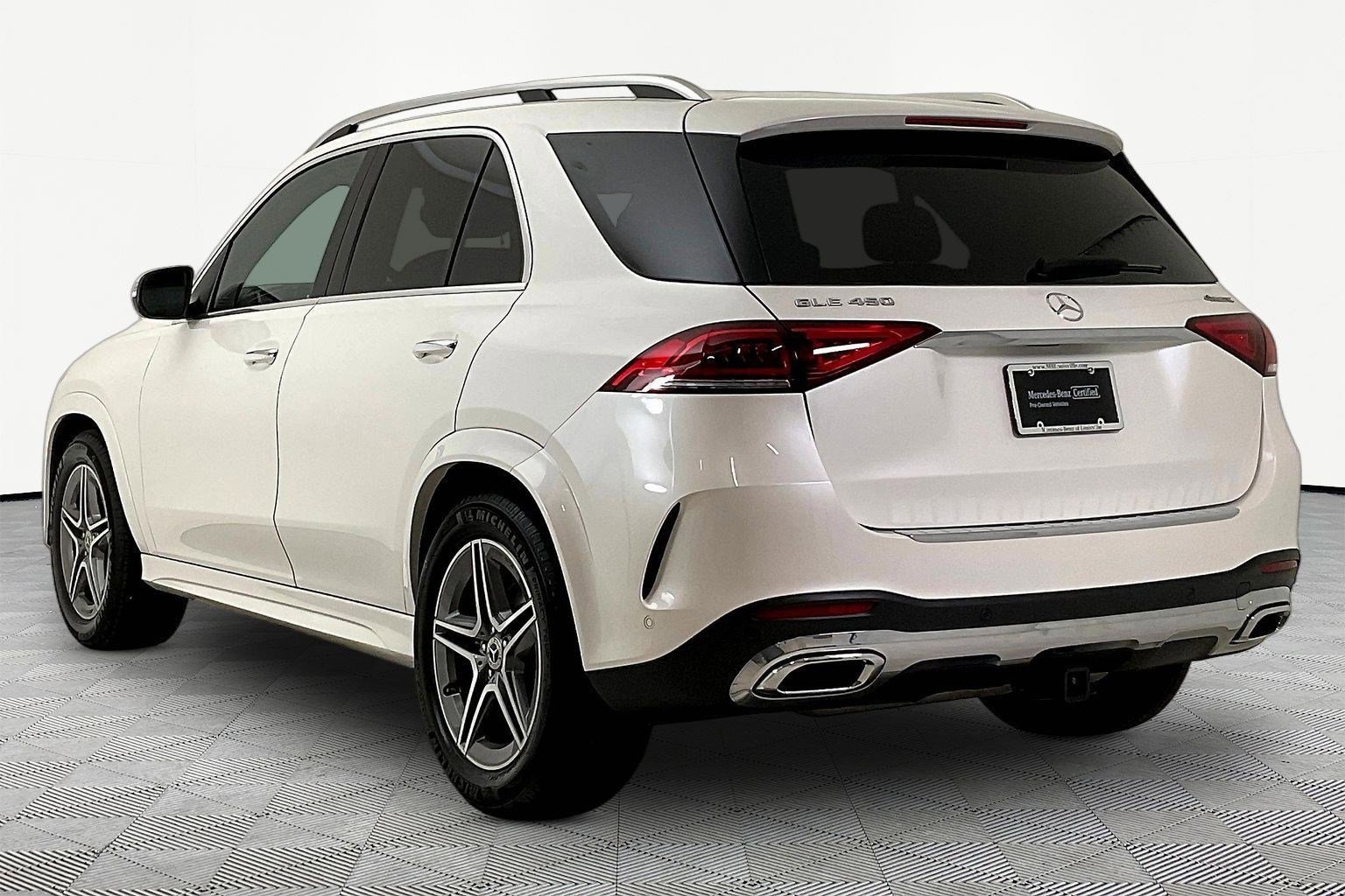 Certified 2022 Mercedes-Benz GLE 450 4MATIC w/ Revised AMG Line Exterior image 4