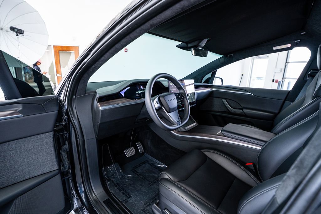 Used 2024 Tesla Model X image 33