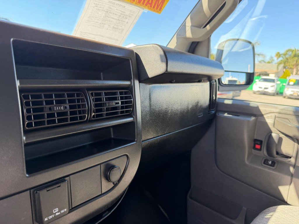 Used 2019 Chevrolet Express 2500 image 23