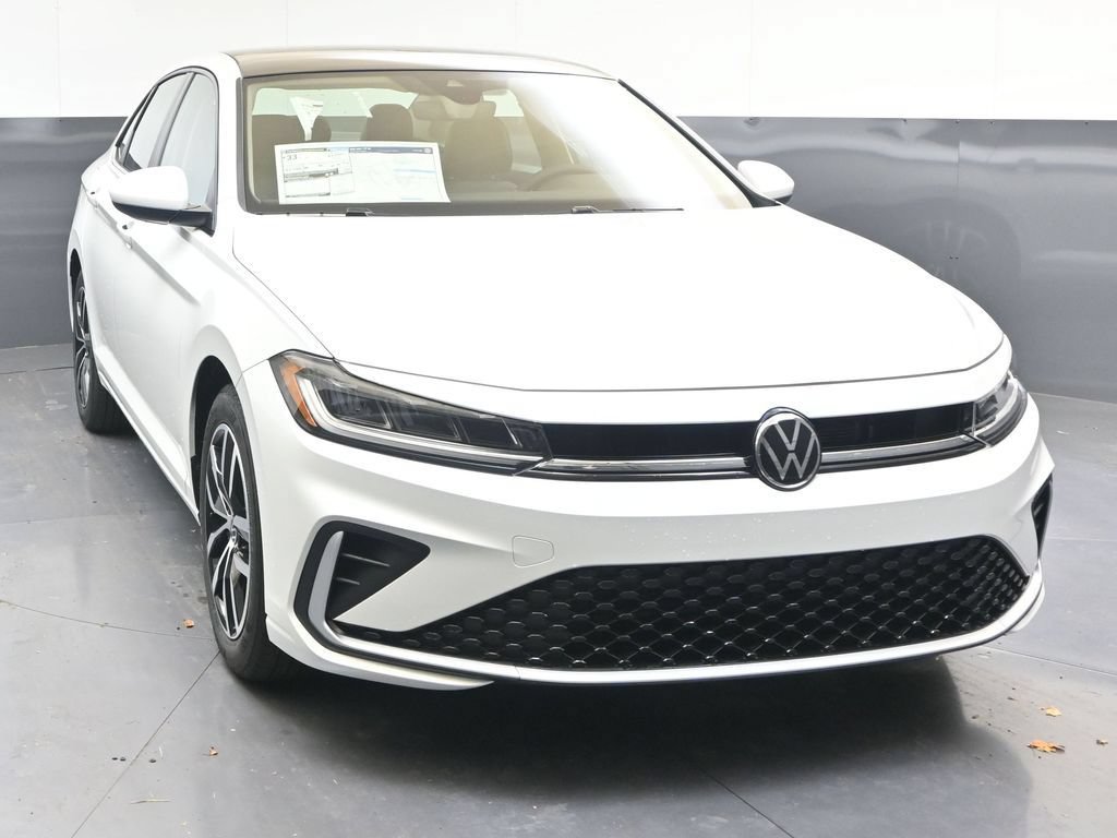 Used 2026 Volkswagen Jetta SE FWD image 8