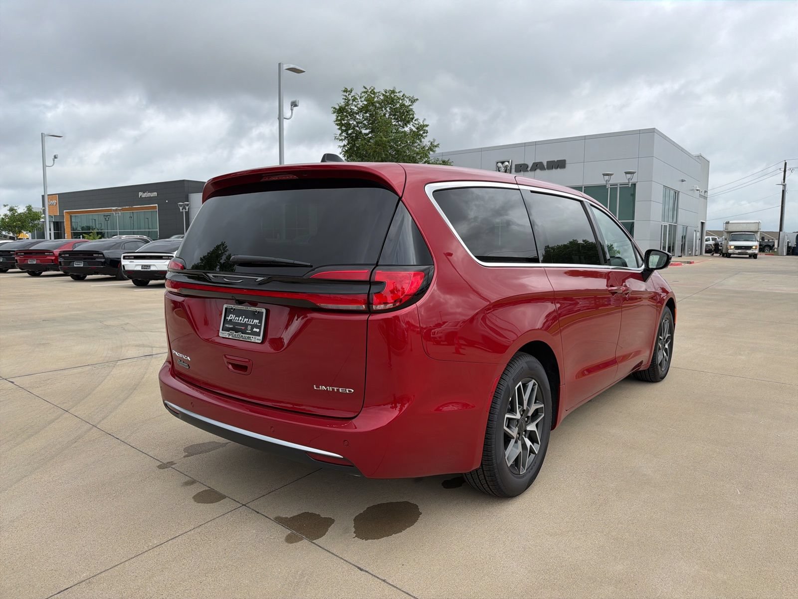New 2027 Chrysler Pacifica Limited FWD image 6